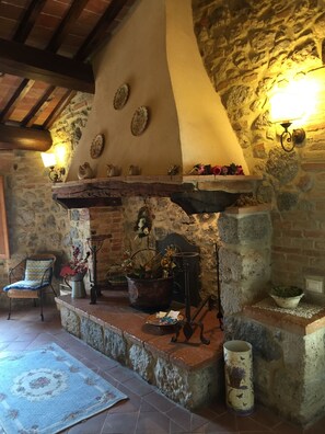 Coin salon dans le hall