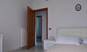 Desk, soundproofing, iron/ironing board, free WiFi - Bed and Lemons (Piano di Sorrento)
