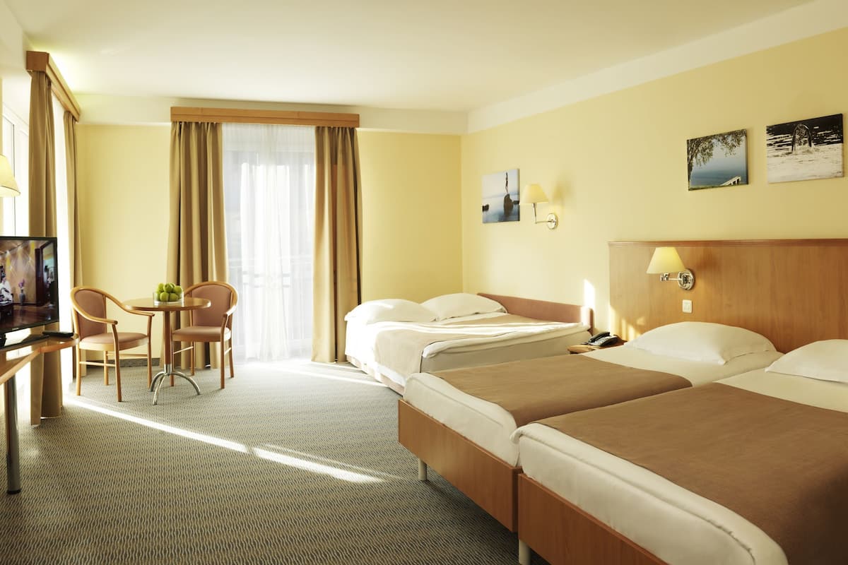 family room (2 + 2) | 1 bedroom, minibar, in-room safe, desk