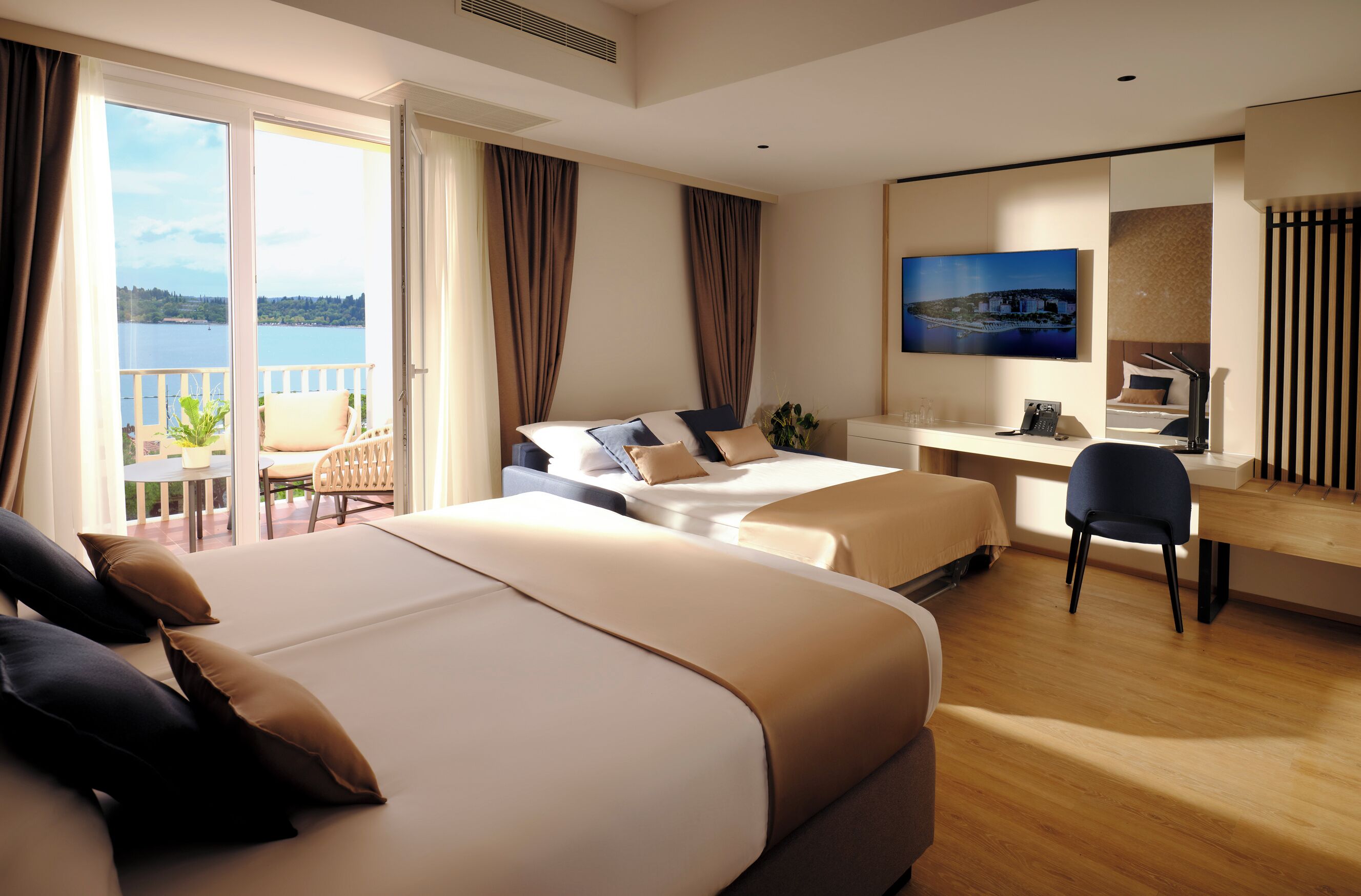 Minibar, in-room safe, desk, blackout drapes