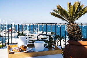 Panoramic Room | Water view