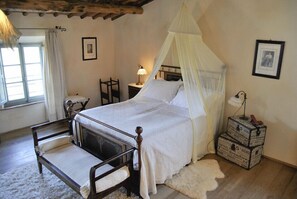 Double Room | Minibar, desk, iron/ironing board, free WiFi - Villa Cicolina (Montepulciano)