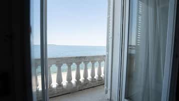 Deluxe Suite with Balcony and Sea View