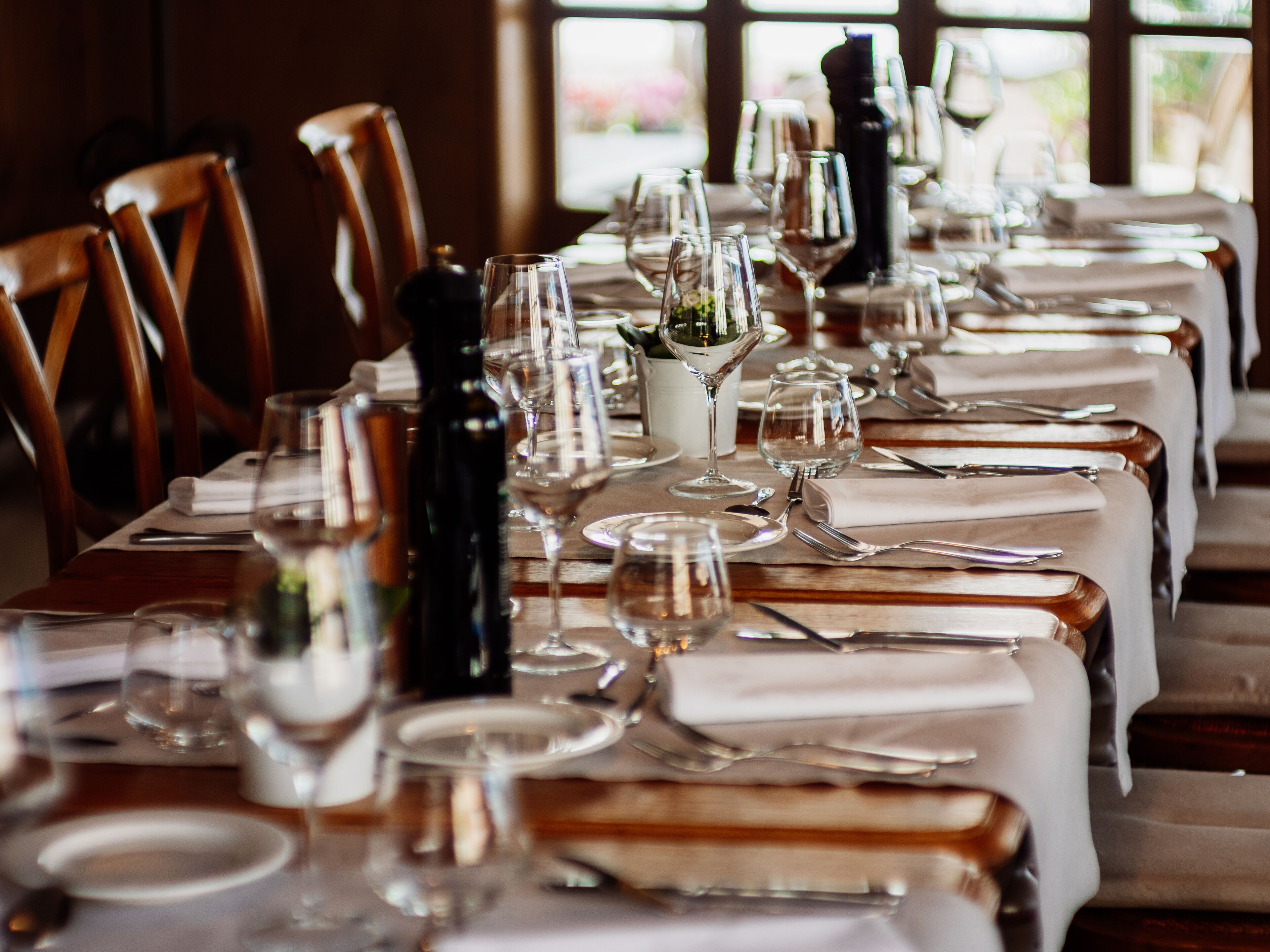 Breakfast, dinner and brunch served