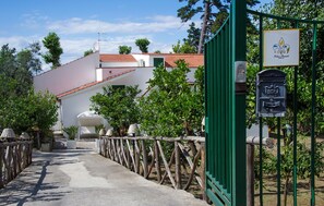 Pintu masuk hartanah