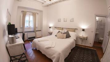 Standard Twin Room (with sofa) | 4 bedrooms, premium bedding, in-room safe, desk