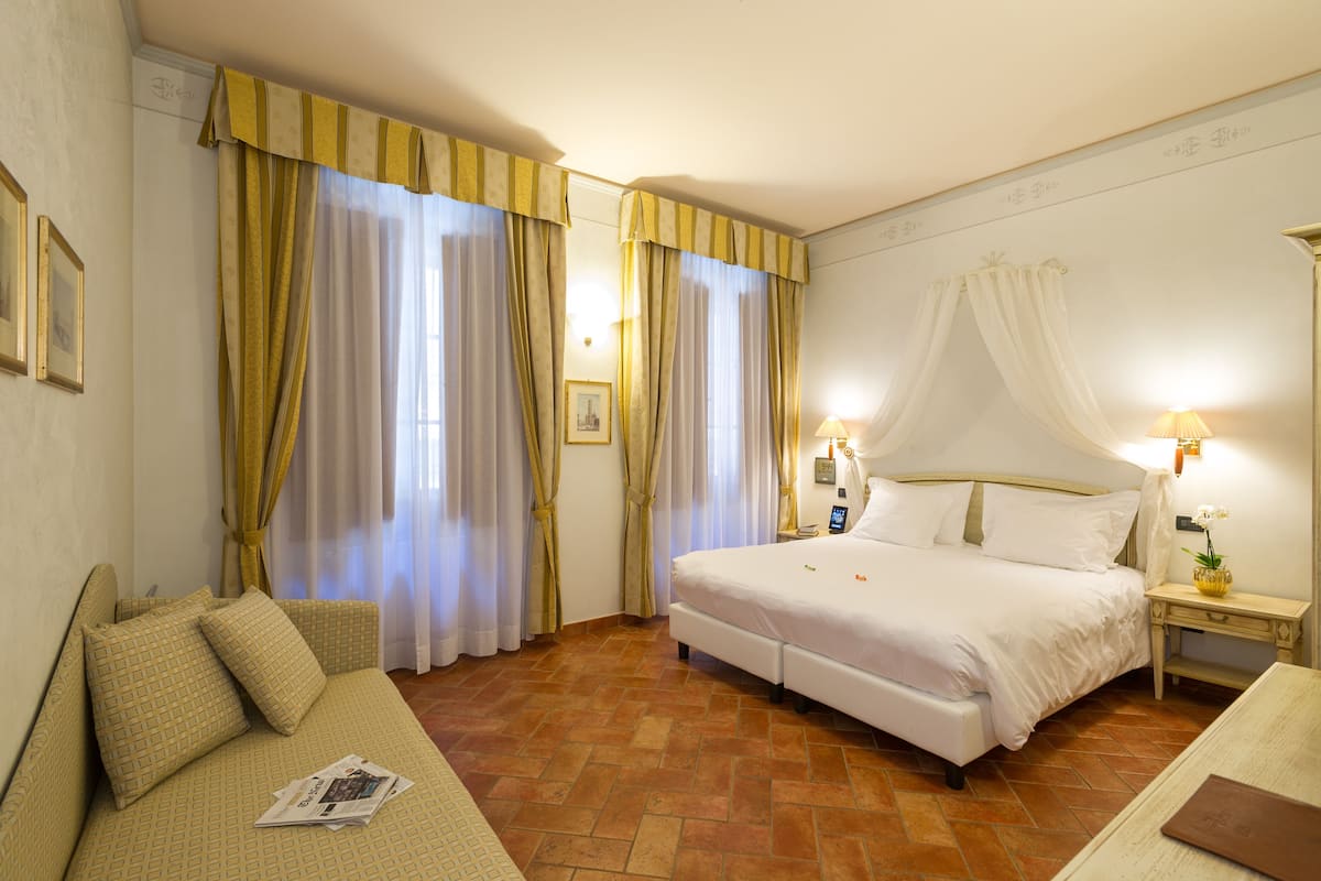 Superior Triple Room