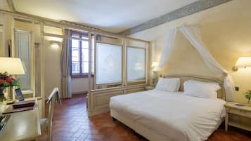 Superior Quadruple Room | Down comforters, minibar, in-room safe, desk