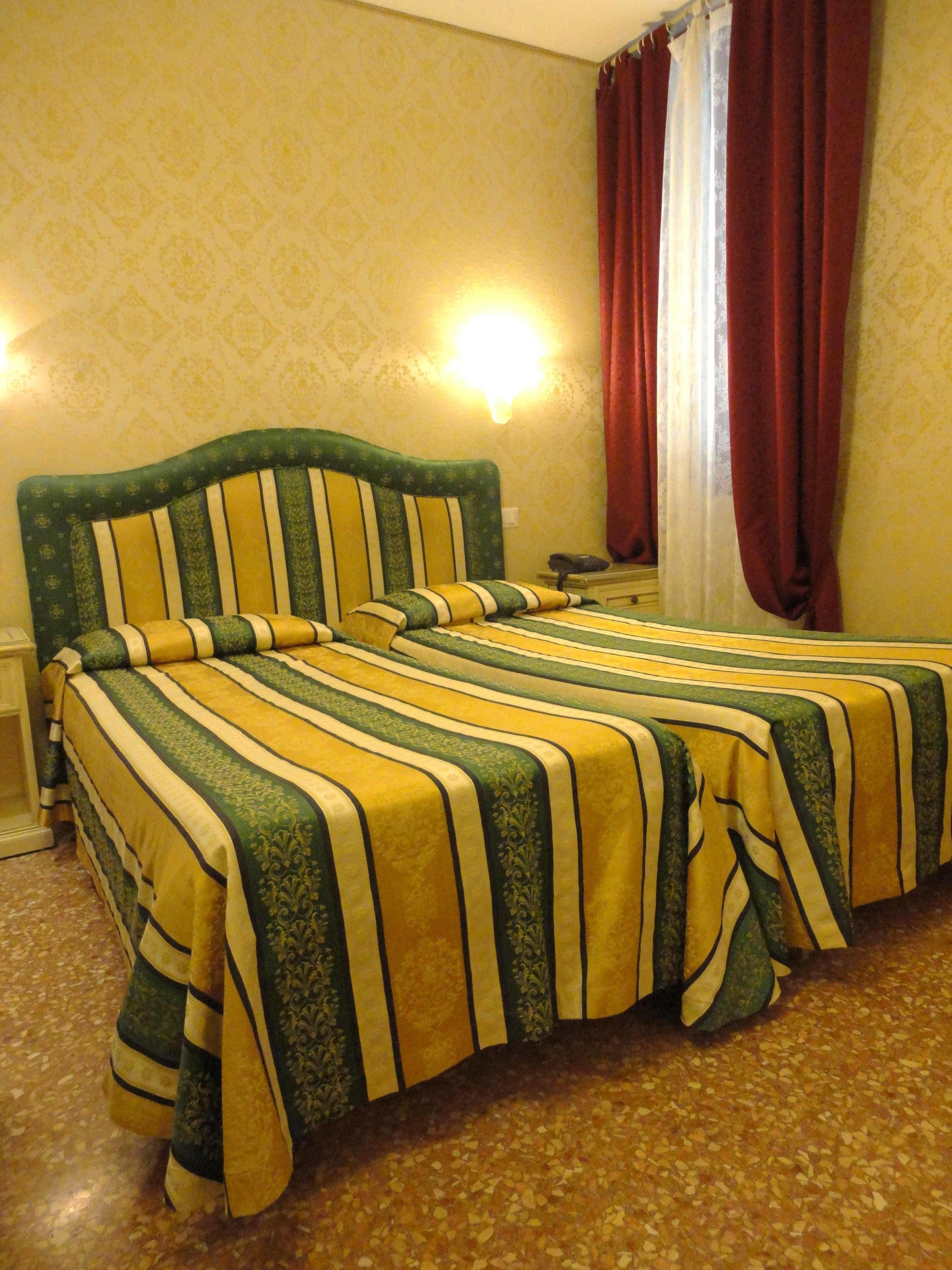 Standard dubbelrum eller tvåbäddsrum | Minibar, värdeförvaringsskåp på rummet, extrasängar och gratis wi-fi