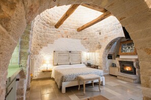 Chambre Double Classique (Trullo) | Literie de qualité supérieure, coffres-forts dans les chambres