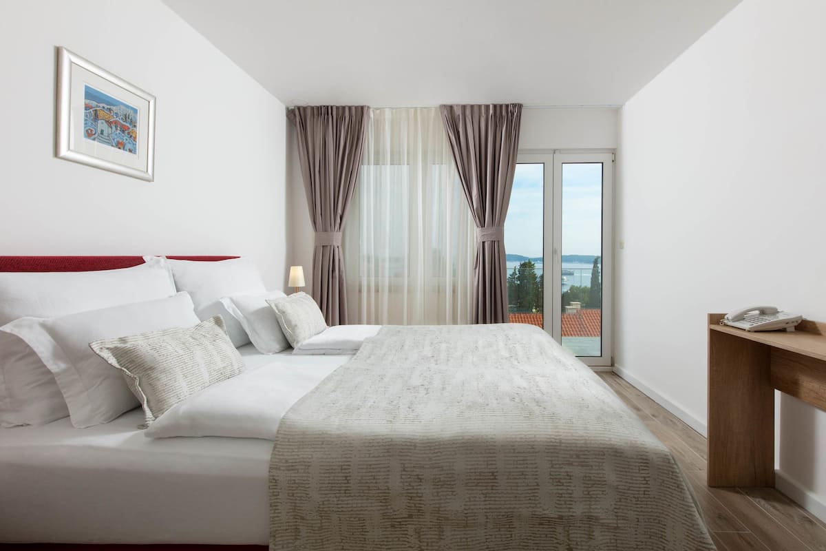 Chambre Double, vue mer | Rideaux occultants, Wi-Fi gratuit, draps fournis