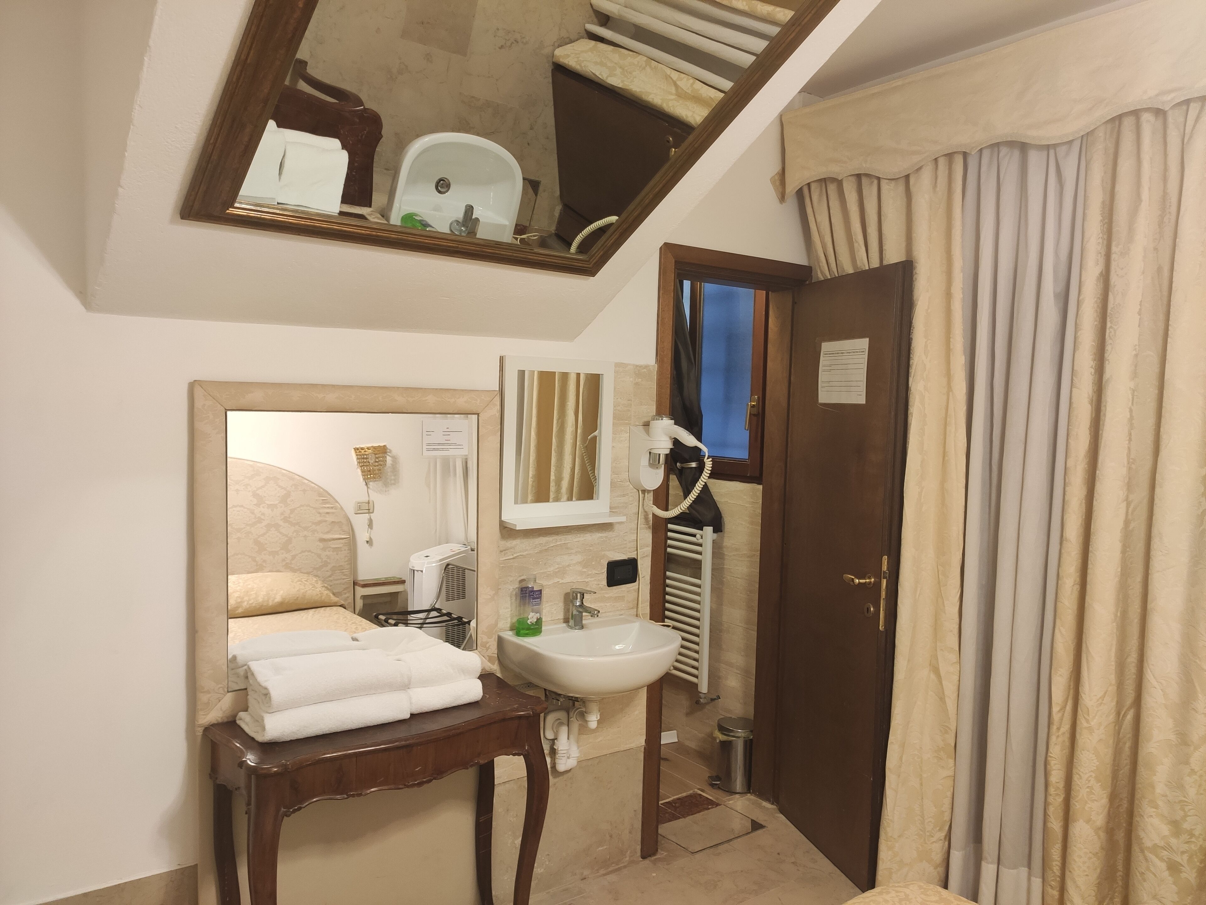 Foto - Alloggi Acquavita - checkin at "Alloggi SS Giovanni e Paolo"