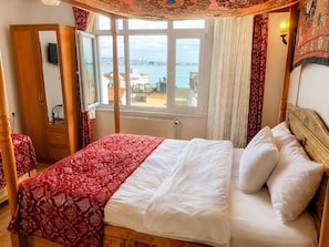 Doppelzimmer, Meerblick | Minibar, Zimmersafe, Schreibtisch, kostenloses WLAN