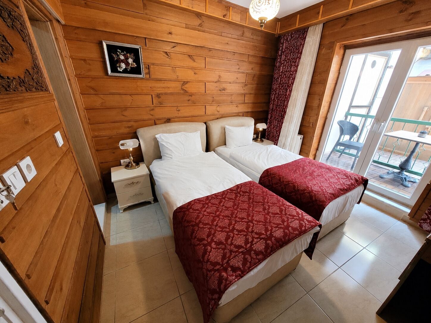 Economy Twin Room | Minibar, in-room safe, desk, free WiFi