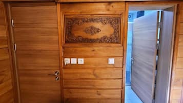 Minibar, caja de seguridad en la habitación, escritorio y wifi gratis