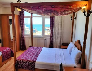 Panoramic Double Room | Minibar, in-room safe, desk, free WiFi - Marmara Guesthouse (Istanbul)
