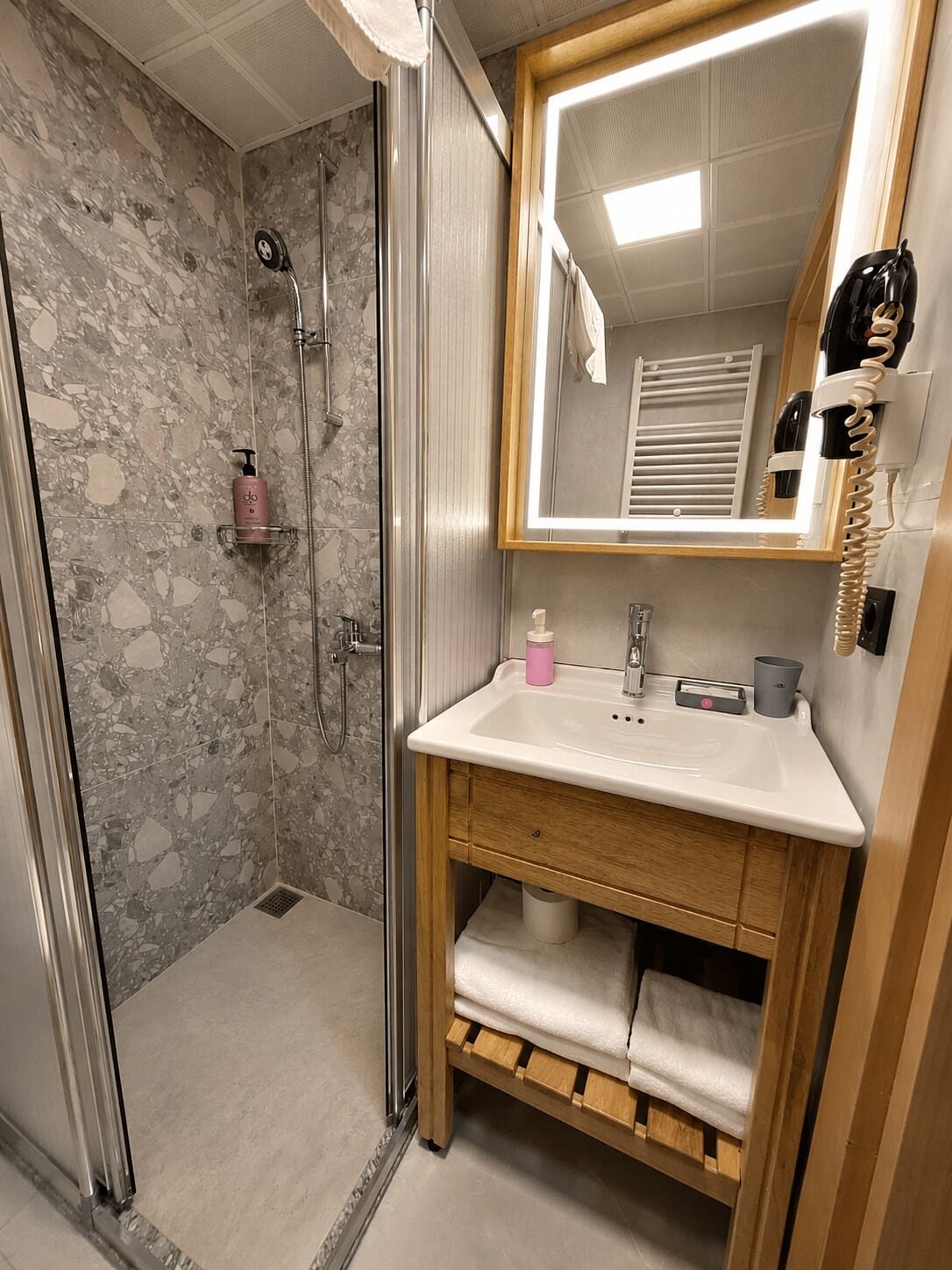 Double Room, Patio | Bathroom