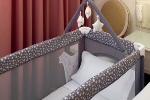 Habitació doble Deluxe, 1 llit doble | Roba de llit d'alta qualitat i cobrellits 