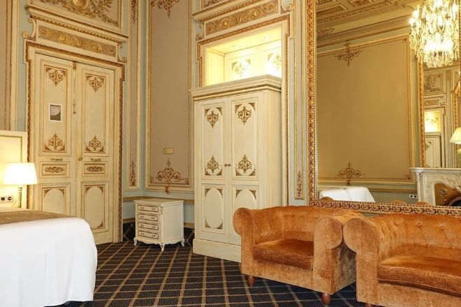 Premium bedding, down duvets, Select Comfort beds, in-room safe