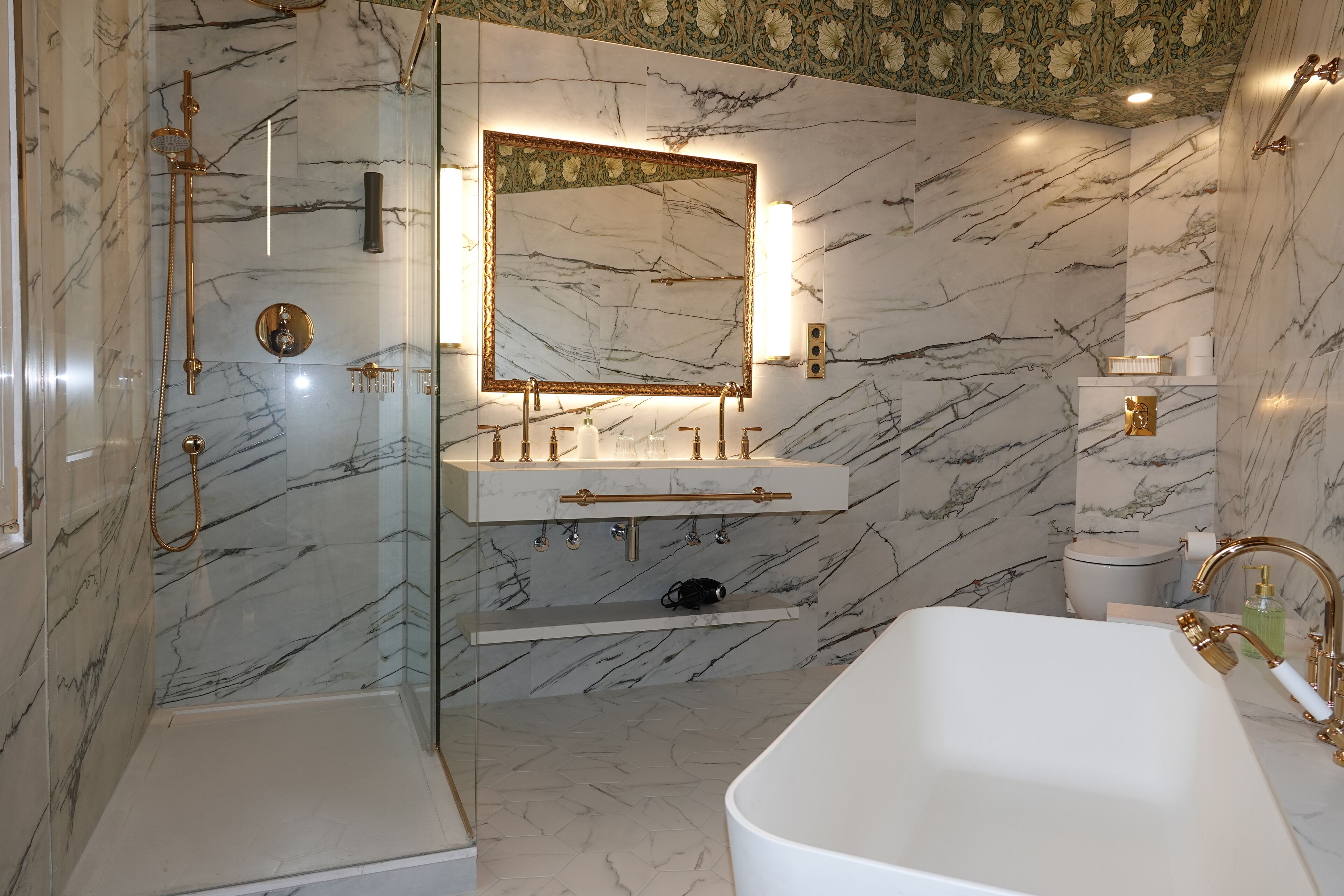 suite | premium bedding, down duvets, select comfort beds, in-room safe