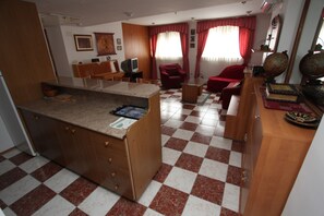 Apartment for 3 adults | Minibar, soundproofing, iron/ironing board, free WiFi - Split Apartments Peric (Split)