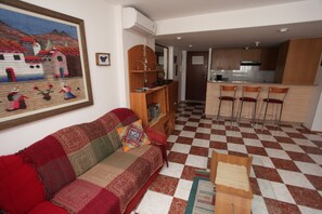 Apartment for 3 adults | Living area | Smart TV, DVD player - Split Apartments Peric (Split)