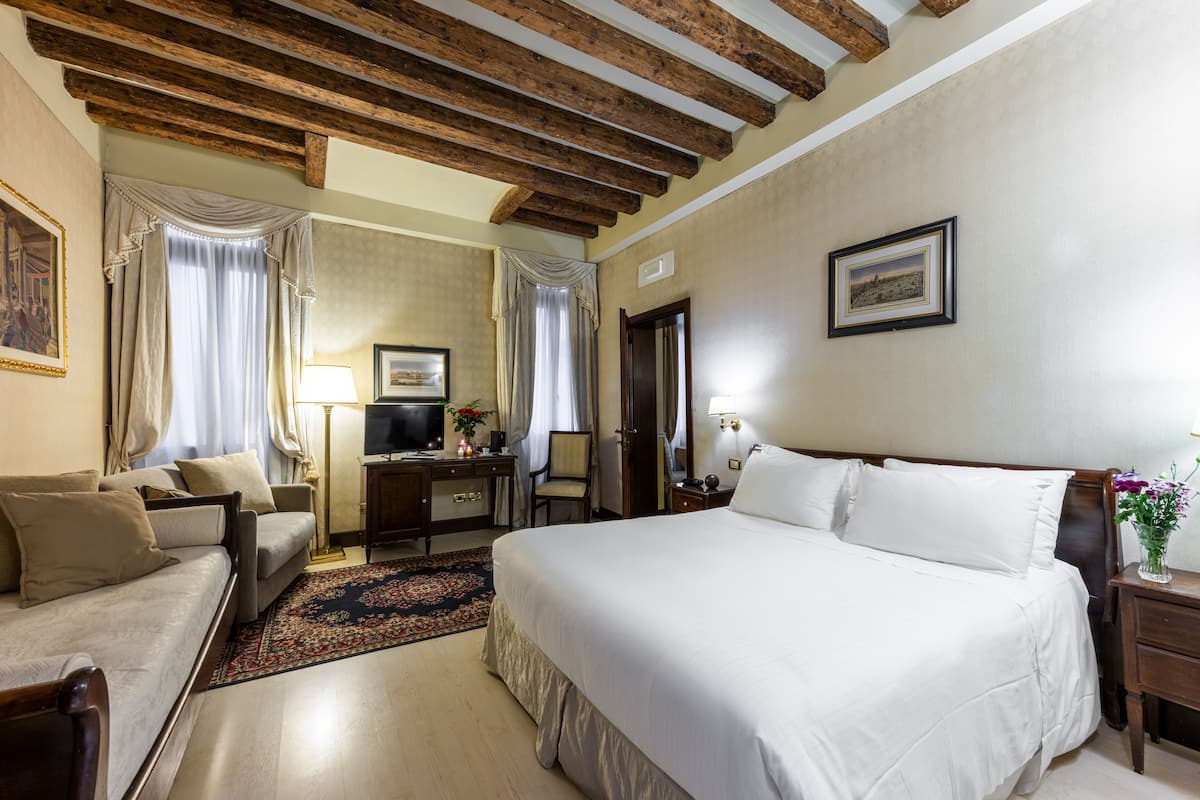 Doppia Superior, 1 camera da letto | Materassi a doppio strato, minibar, una cassaforte in camera