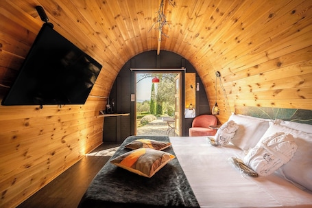 Glamour Eco-suite (+ SPA) | Minibar, blackout drapes, free WiFi, bed sheets