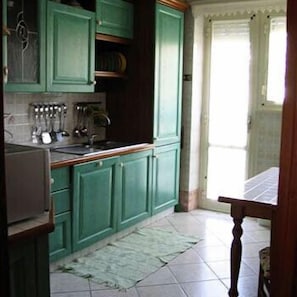 Double Room, Private Bathroom | Private kitchen