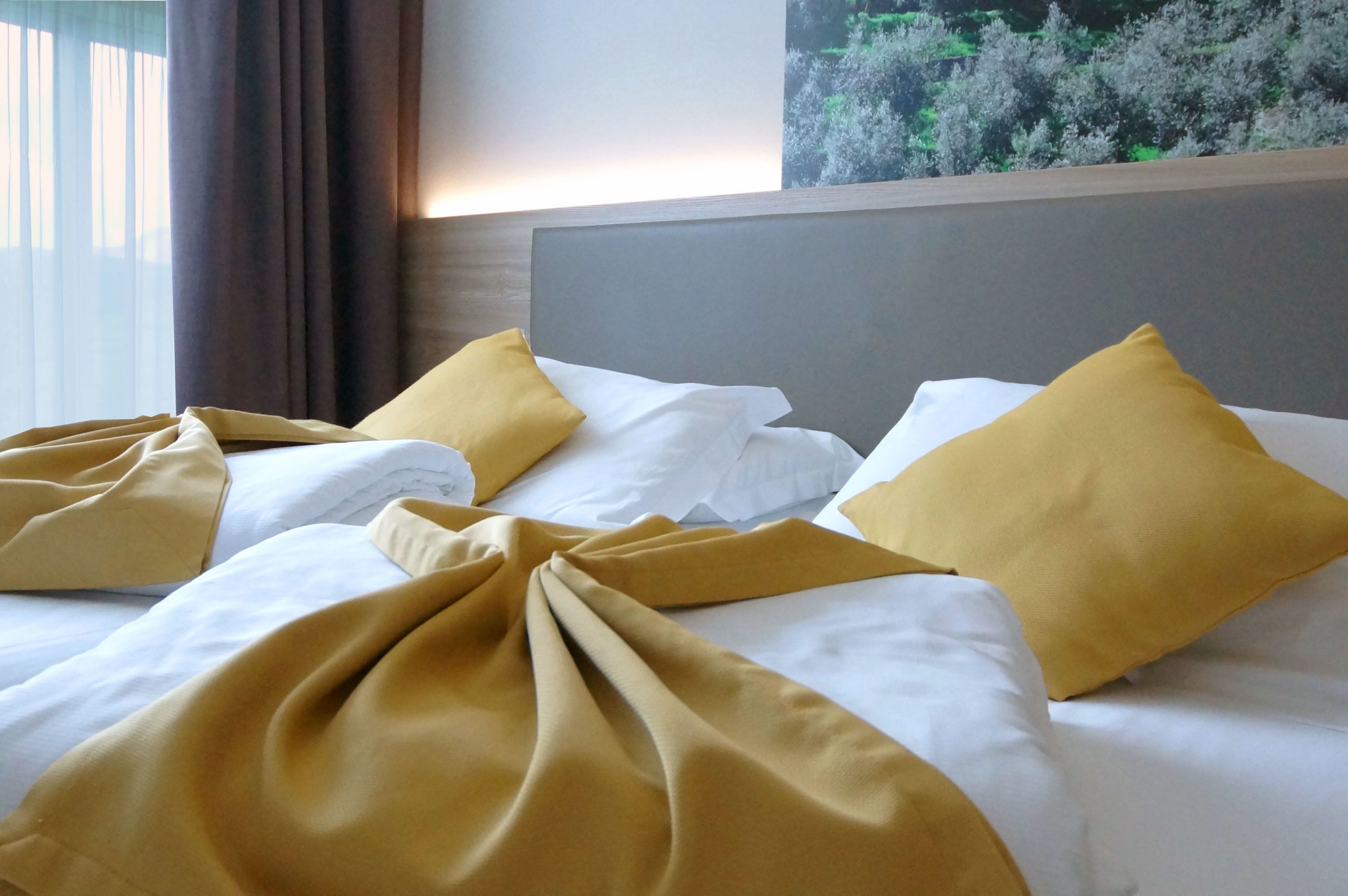 flexible room (room change) | minibar, desk, laptop workspace, blackout curtains