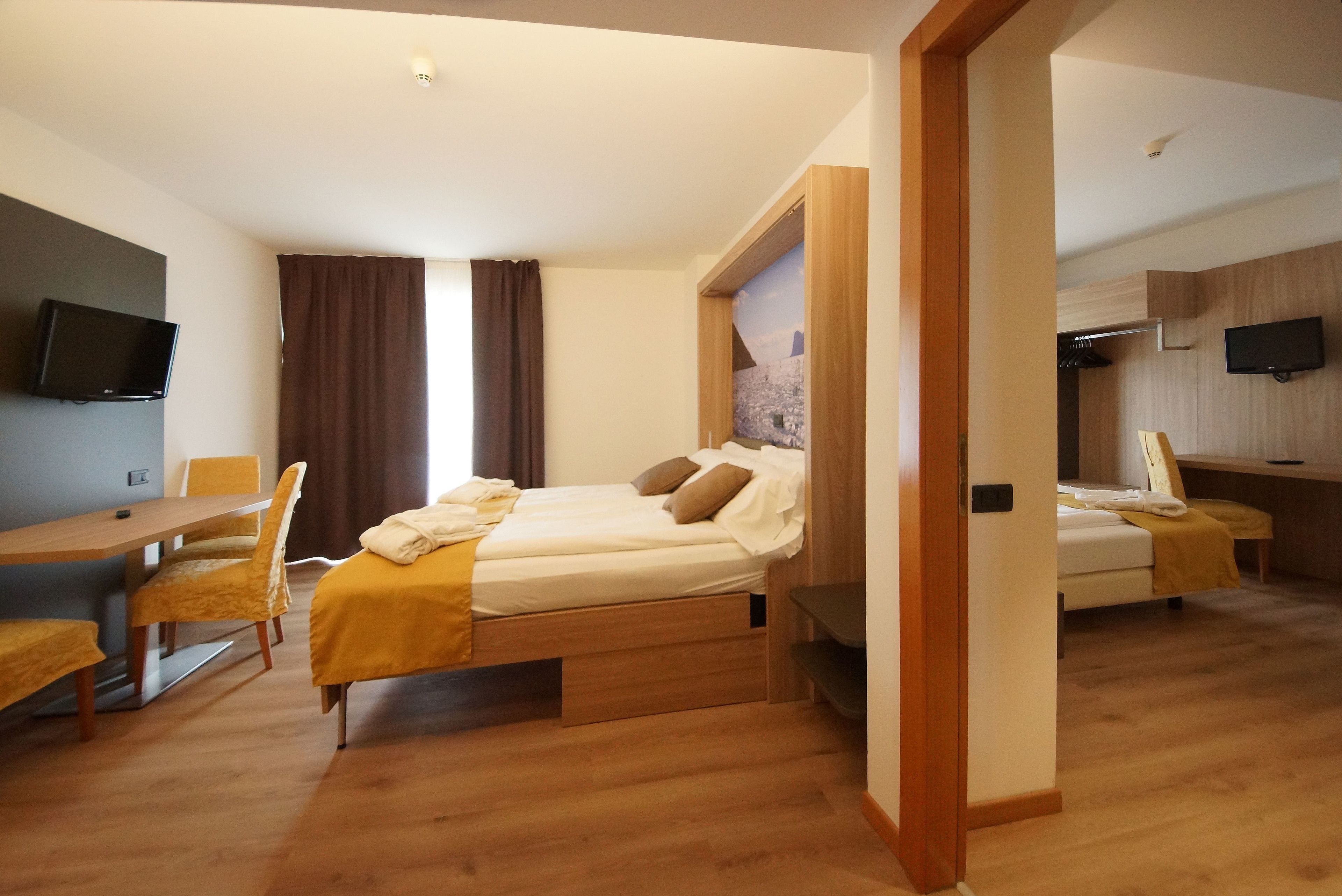 family suite | minibar, desk, laptop workspace, blackout curtains