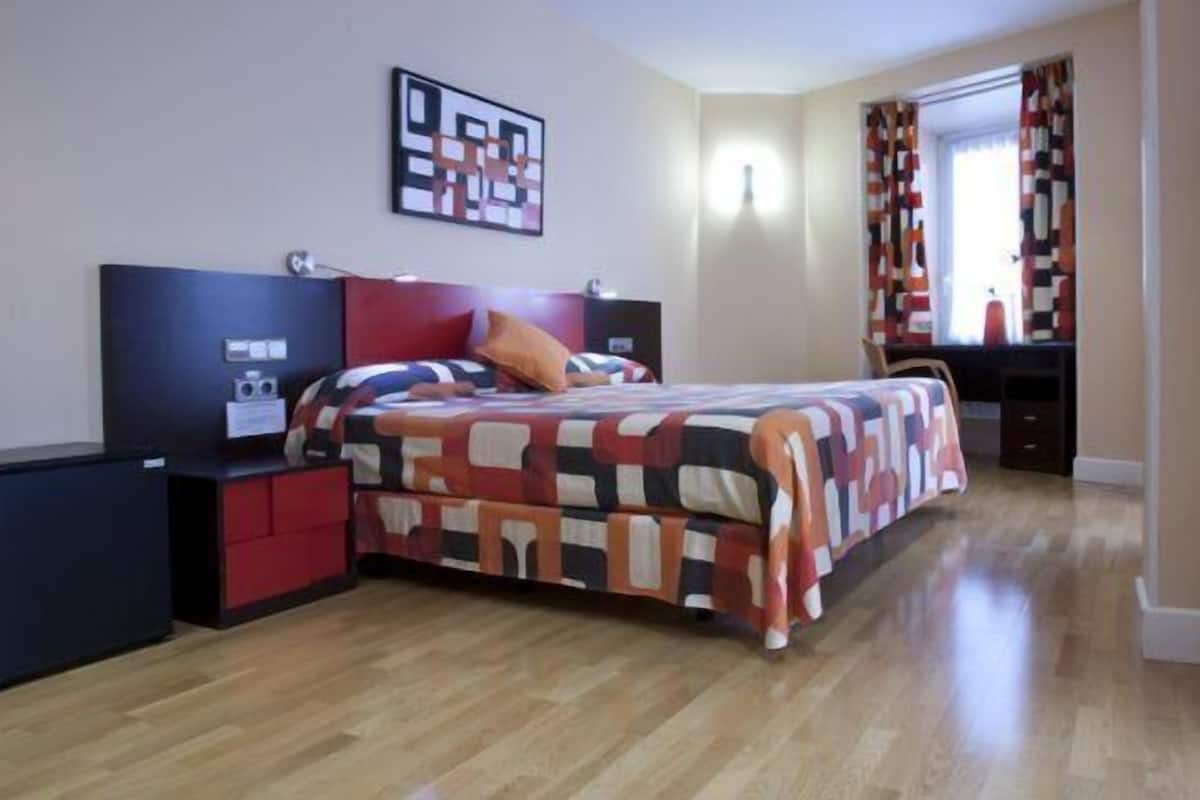 In-room safe, iron/ironing board, free WiFi