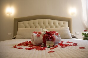 Double Room | Select Comfort beds, in-room safe, soundproofing, rollaway beds