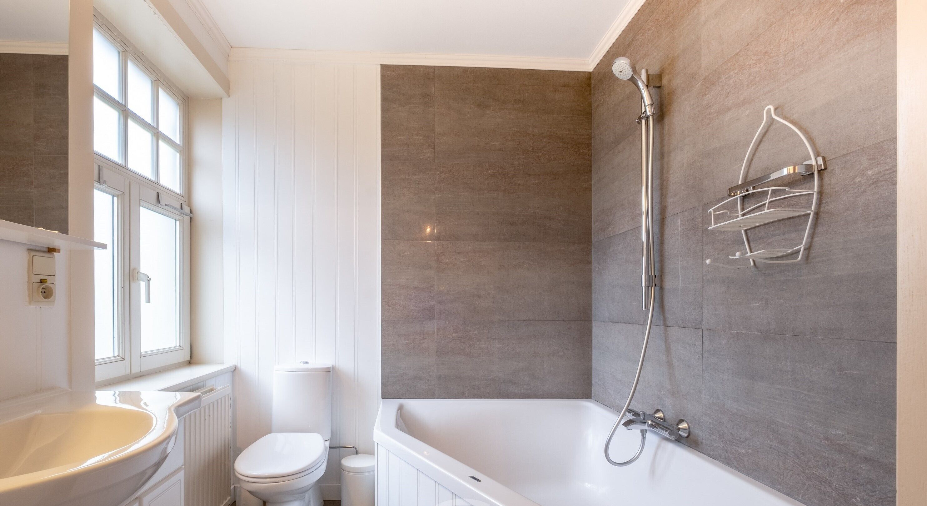 double room | bathroom | shower, hair dryer, towels