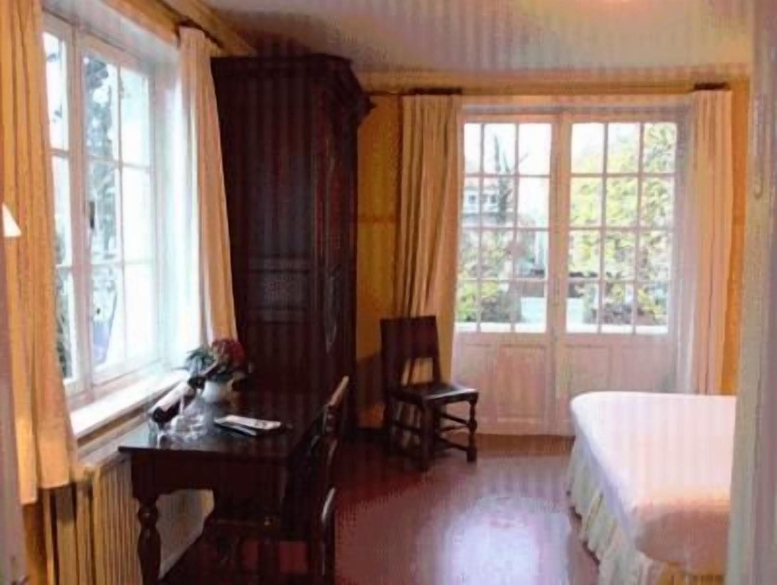 minibar, in-room safe, soundproofing, iron/ironing board