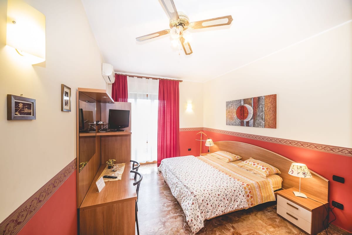 Double Room | In-room safe, desk, blackout drapes, soundproofing
