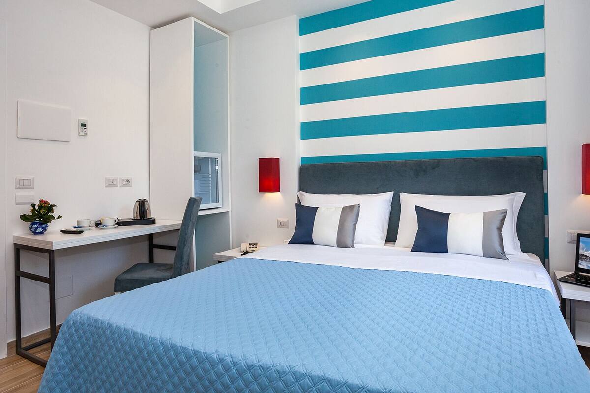 comfort double room, balcony | 1 bedroom, minibar, in-room safe, desk