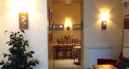 Bonapace Porta Nolana B&B