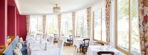 Breakfast and dinner served, local cuisine - Villa Excelsior Hotel Kurhaus (Bad Gastein)
