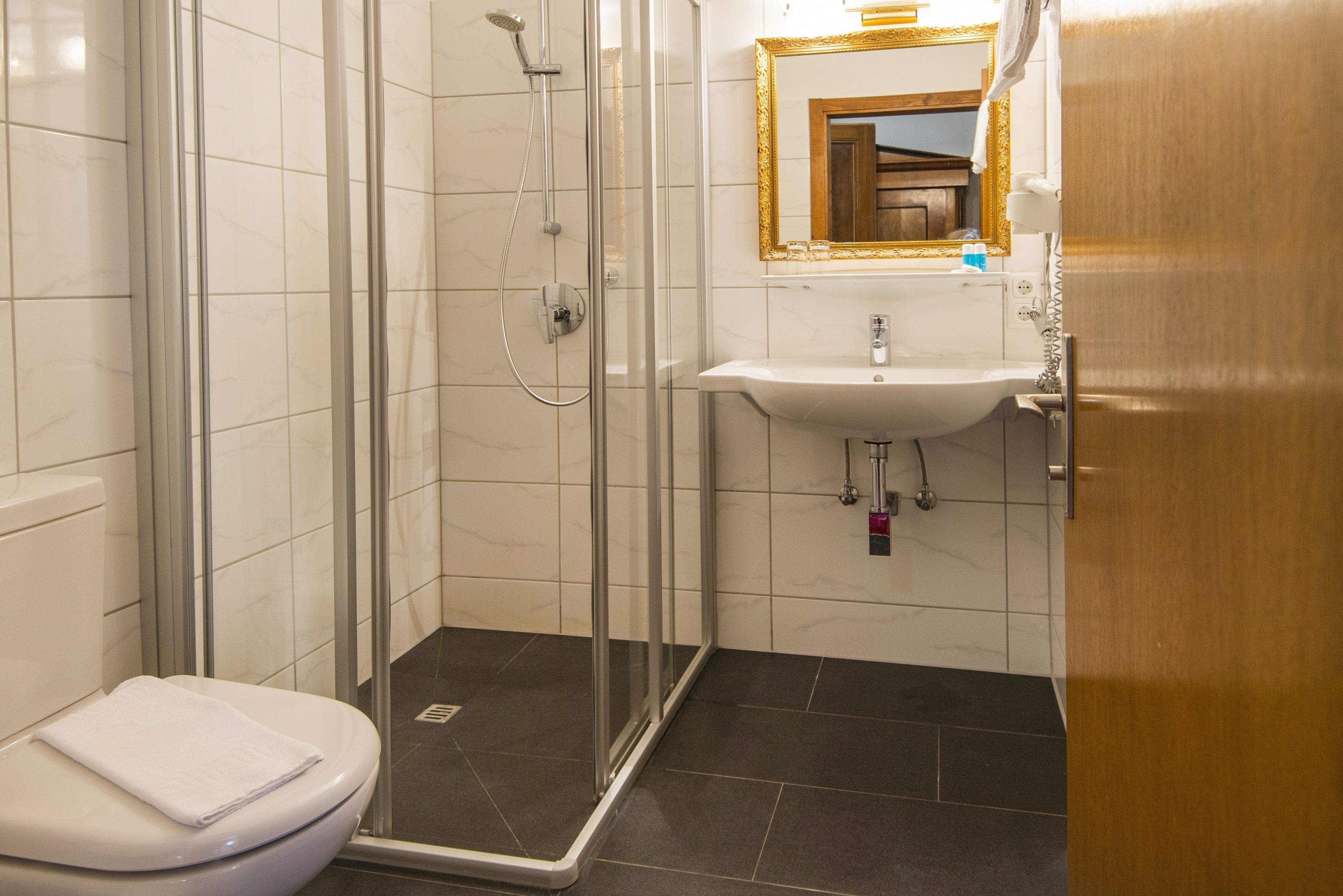 double room, mountain view (excelsior) | bathroom | free toiletries, hair dryer, bathrobes, towels