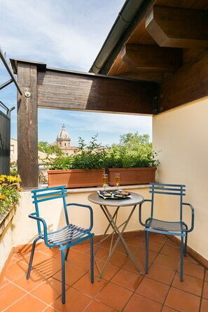 Frette Italian sheets, premium bedding, down duvets, minibar - Hotel La Rovere (Rome)