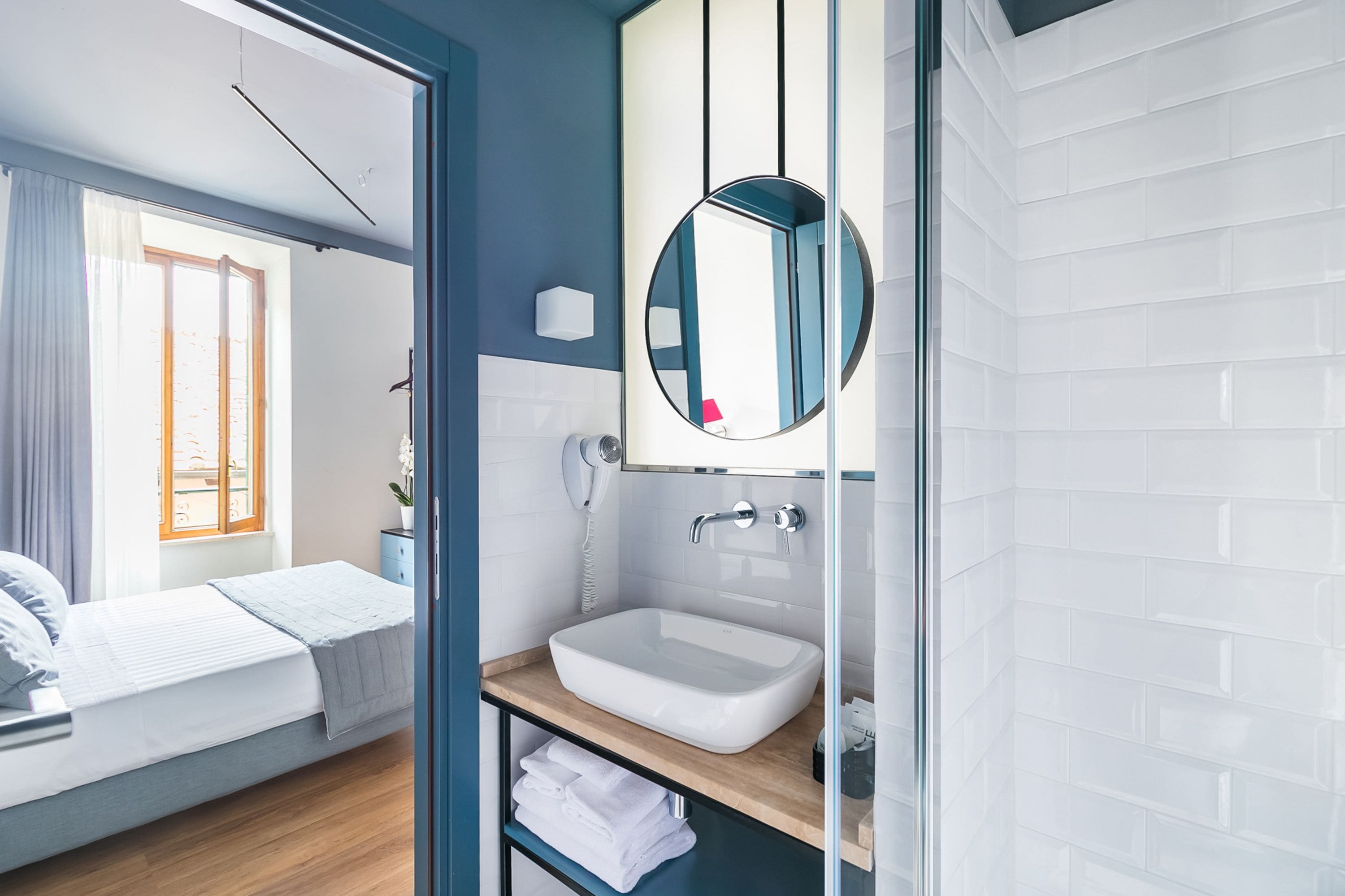 deluxe double or twin room, 1 double or 2 single beds | bathroom | shower, rainfall showerhead, free toiletries, hair dryer