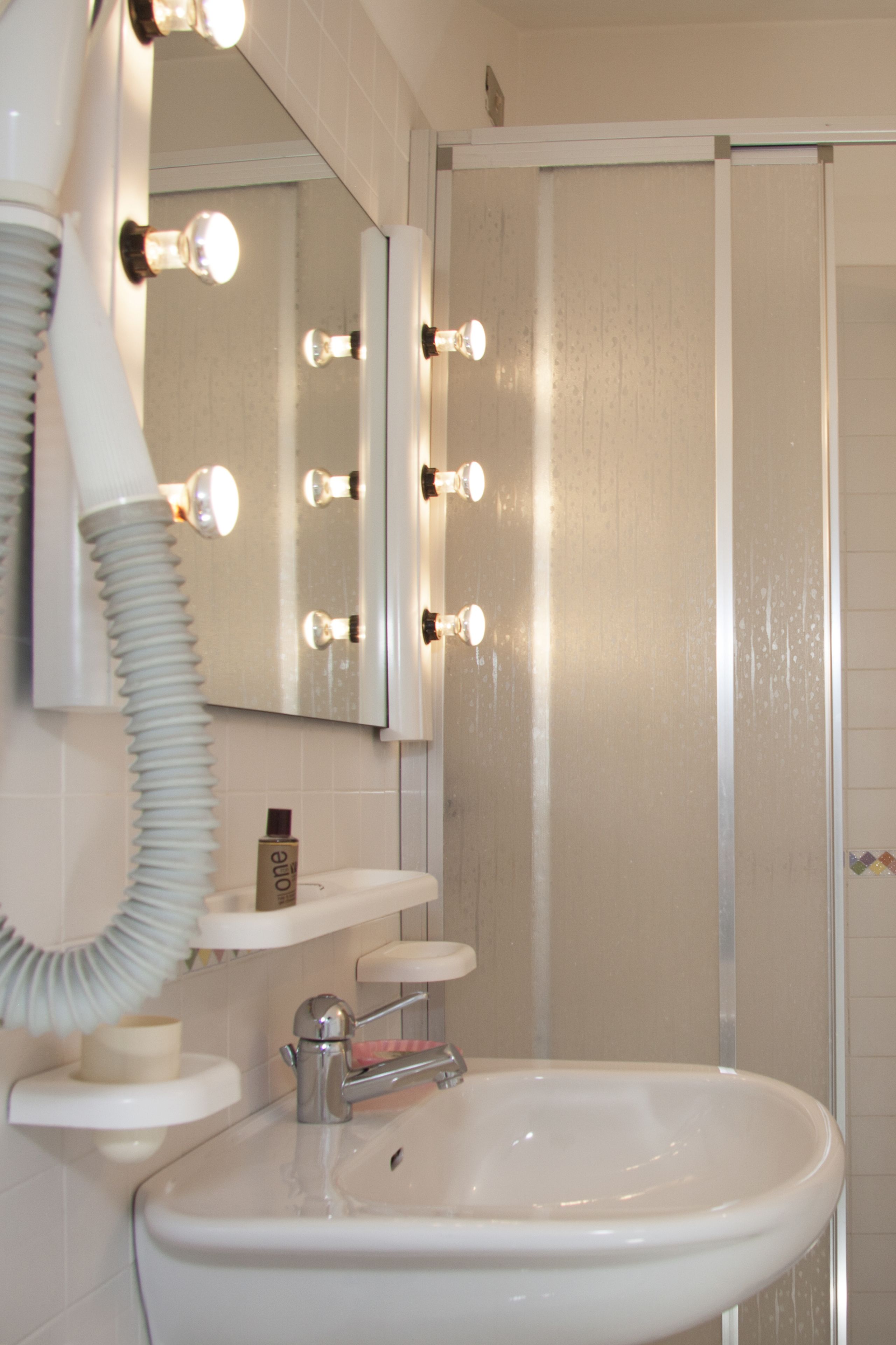 double room (penthouse) | bathroom | shower, free toiletries, hair dryer, bidet