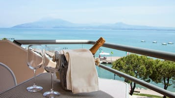 Habitación doble superior, balcón, vista al lago | Vista desde la habitación