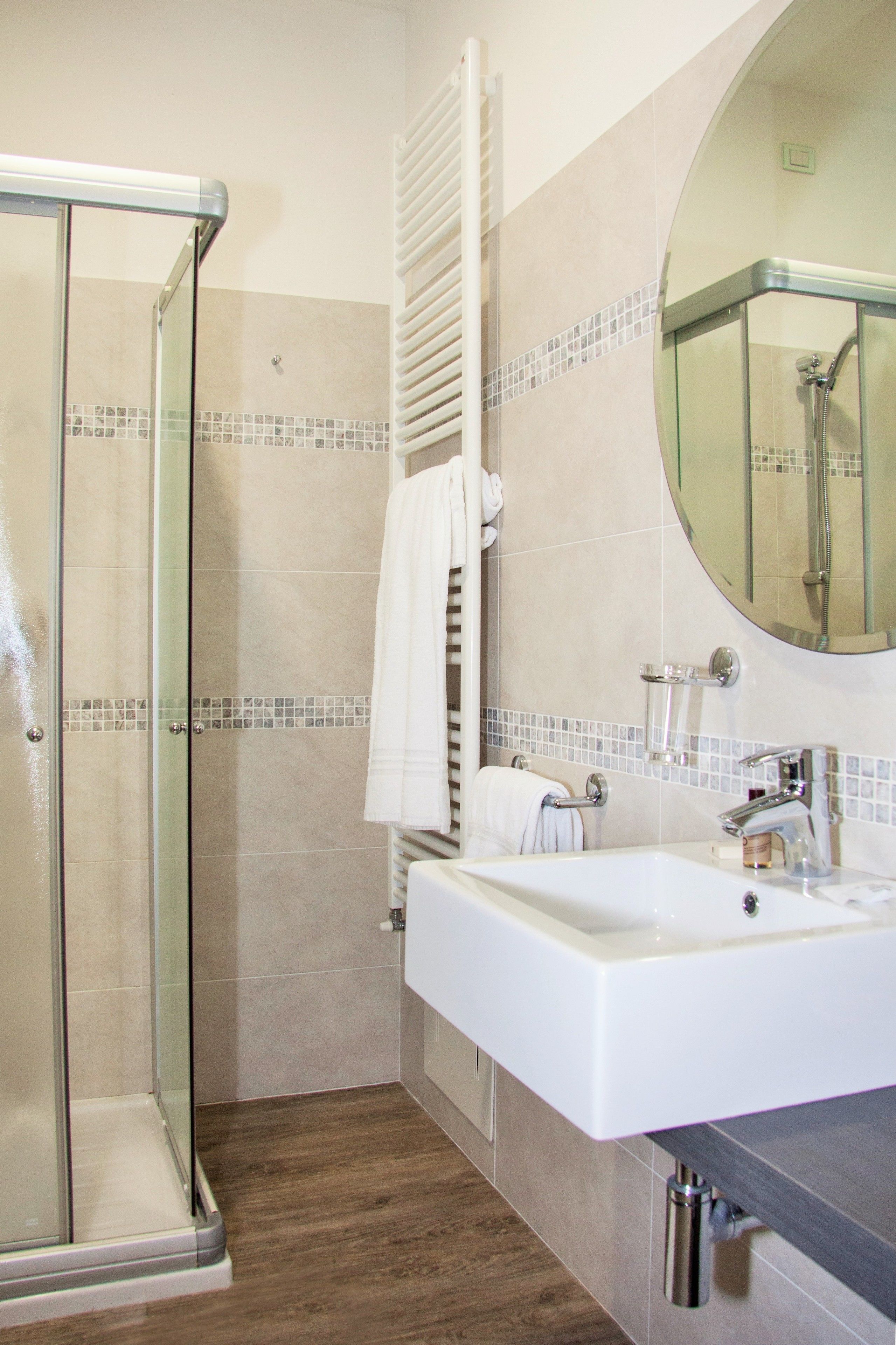 shower, free toiletries, hair dryer, bidet