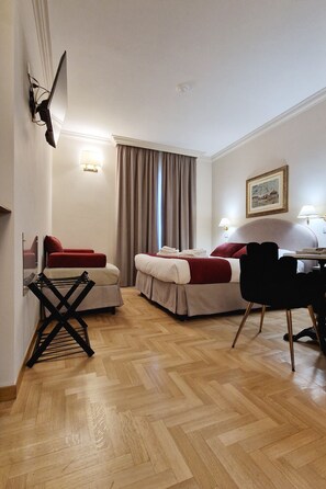 Premium bedding, in-room safe, desk, blackout drapes - Boncompagni Suite (Rome)