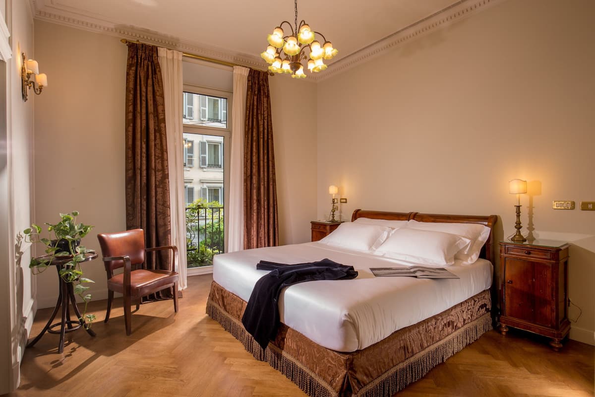 Classic Double Room | 1 bedroom, premium bedding, in-room safe, individually decorated