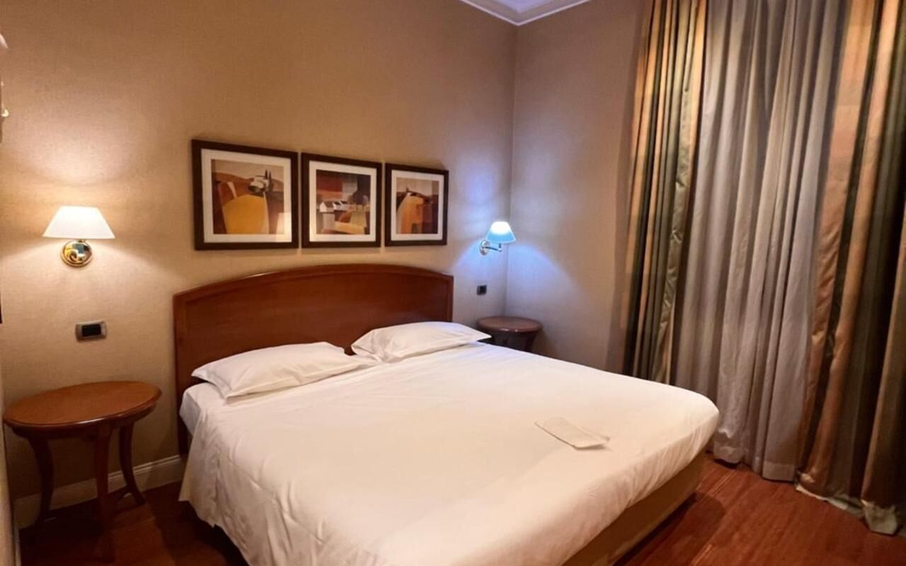 Luxe beddengoed, een minibar, een kluis op de kamer, een bureau