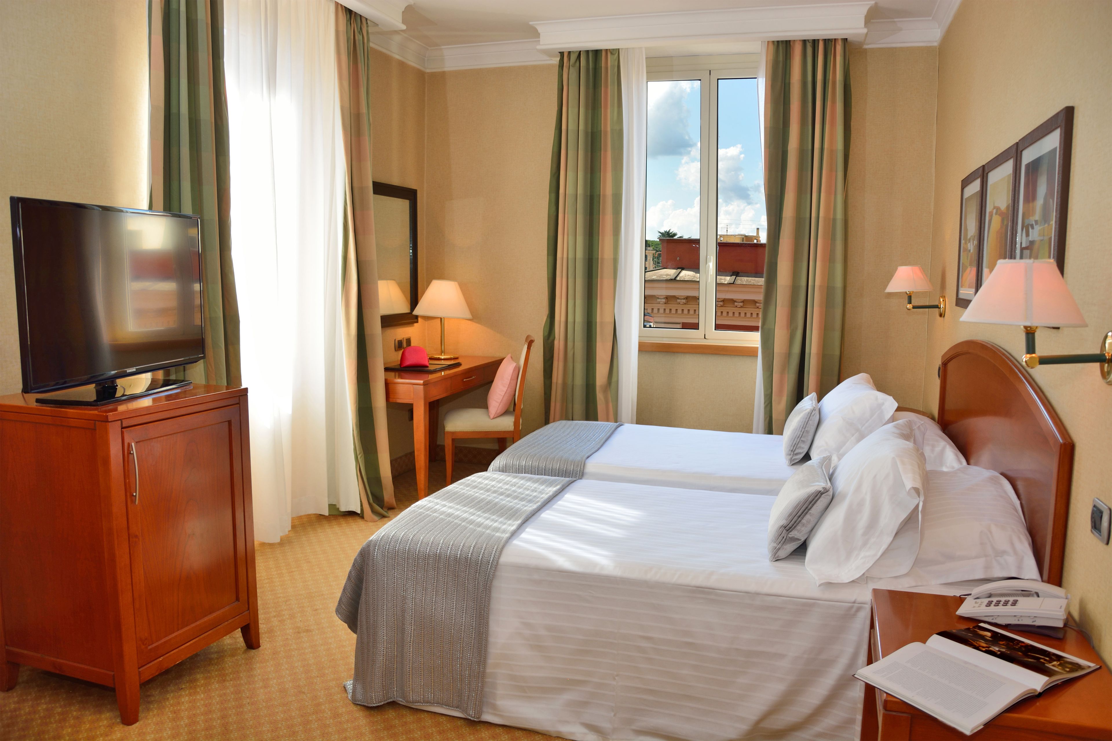 Classic Double or Twin Room | Premium bedding, minibar, in-room safe, desk