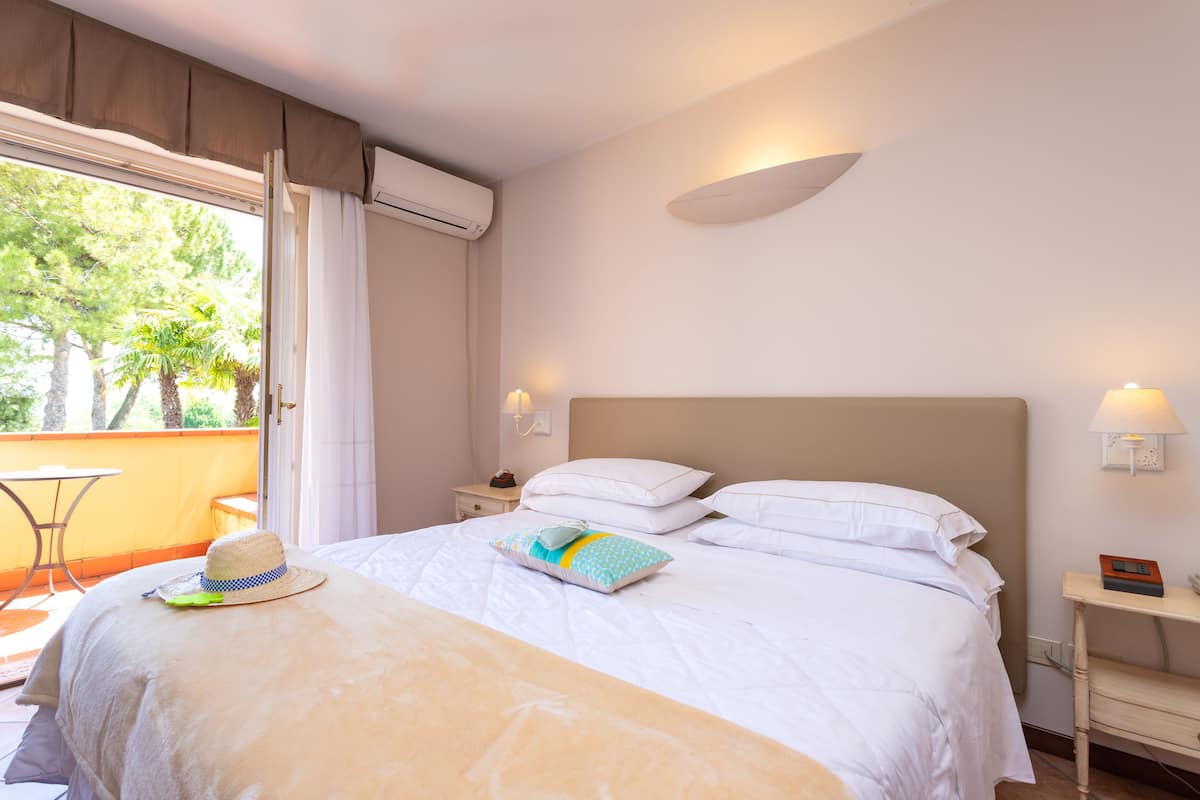 2 bedrooms, minibar, desk, free WiFi